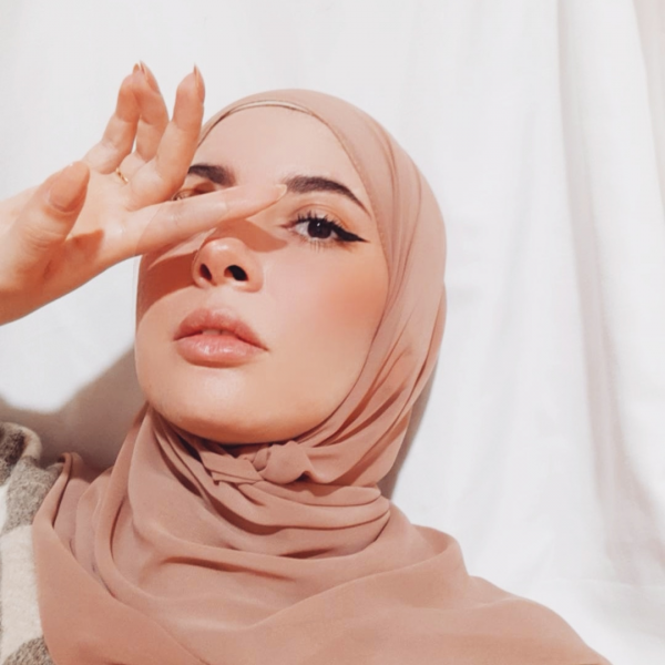 DirectMe profile picture for @leena