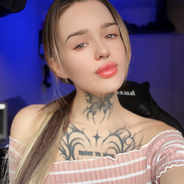 Alexa Lee on Direct.me
