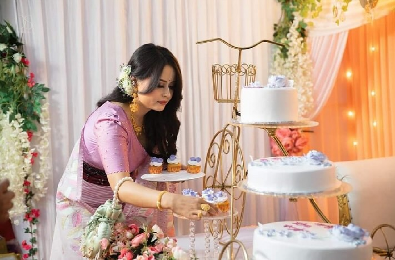 Elle's Cakes & Bakes